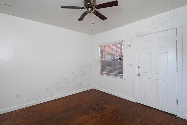 Building Photo - *OPEN HOUSE: 10/25 12:30-1:30PM* 1BR Betwe...