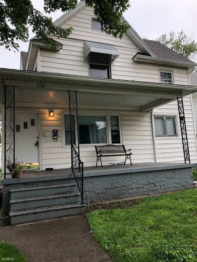 Primary Photo - 2 br, 1 bath Duplex - 114 E 8th St Apt B