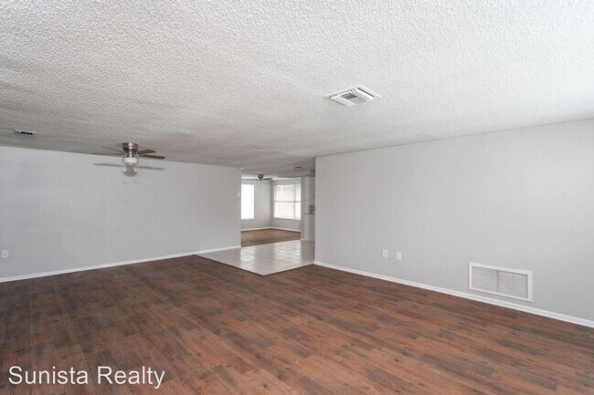 Building Photo - 4 br, 2 bath House - 7240 Moravian Drive