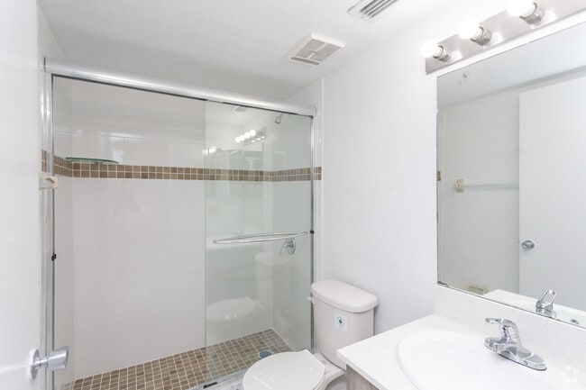 Interior Photo - International Club Apartments