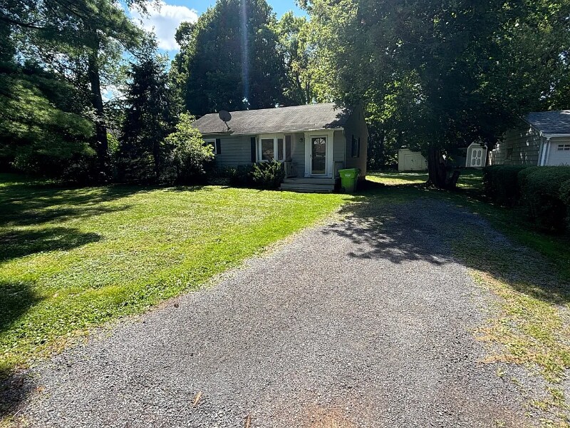 Foto principal - 305 Hunt Dr