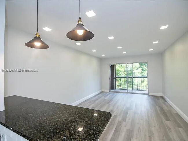 Foto del edificio - 2755 W Atlantic Ave