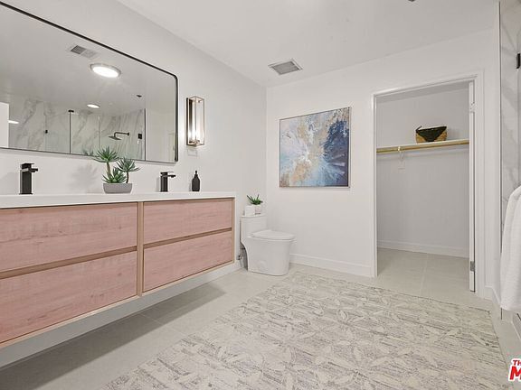 Foto del edificio - 1130 Flower St