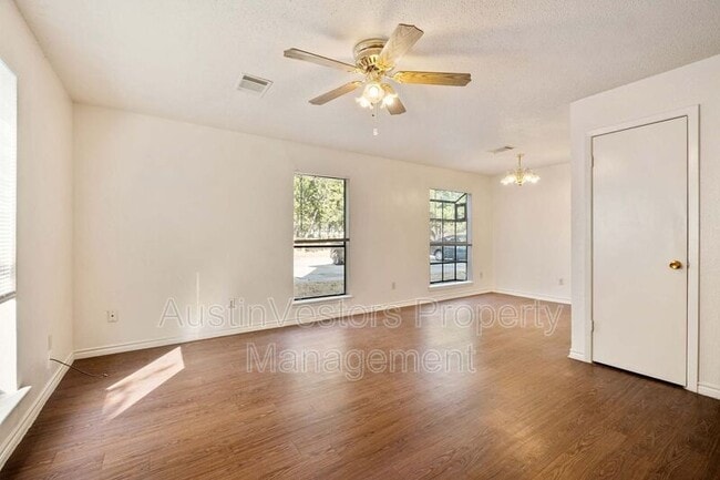 Building Photo - 200 Concho St