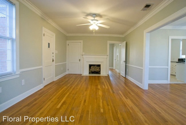 Building Photo - 735 E 52nd St