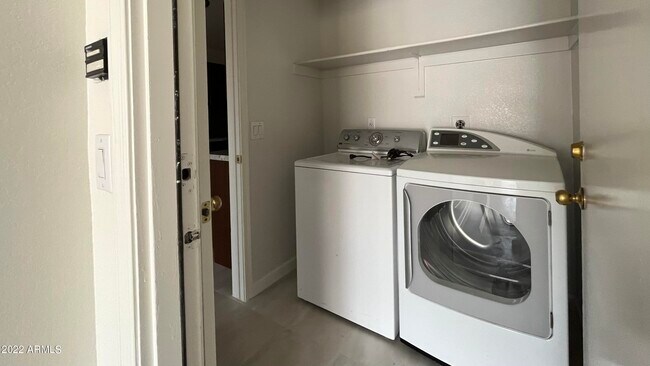 Foto del edificio - 4701 E Mossman Rd