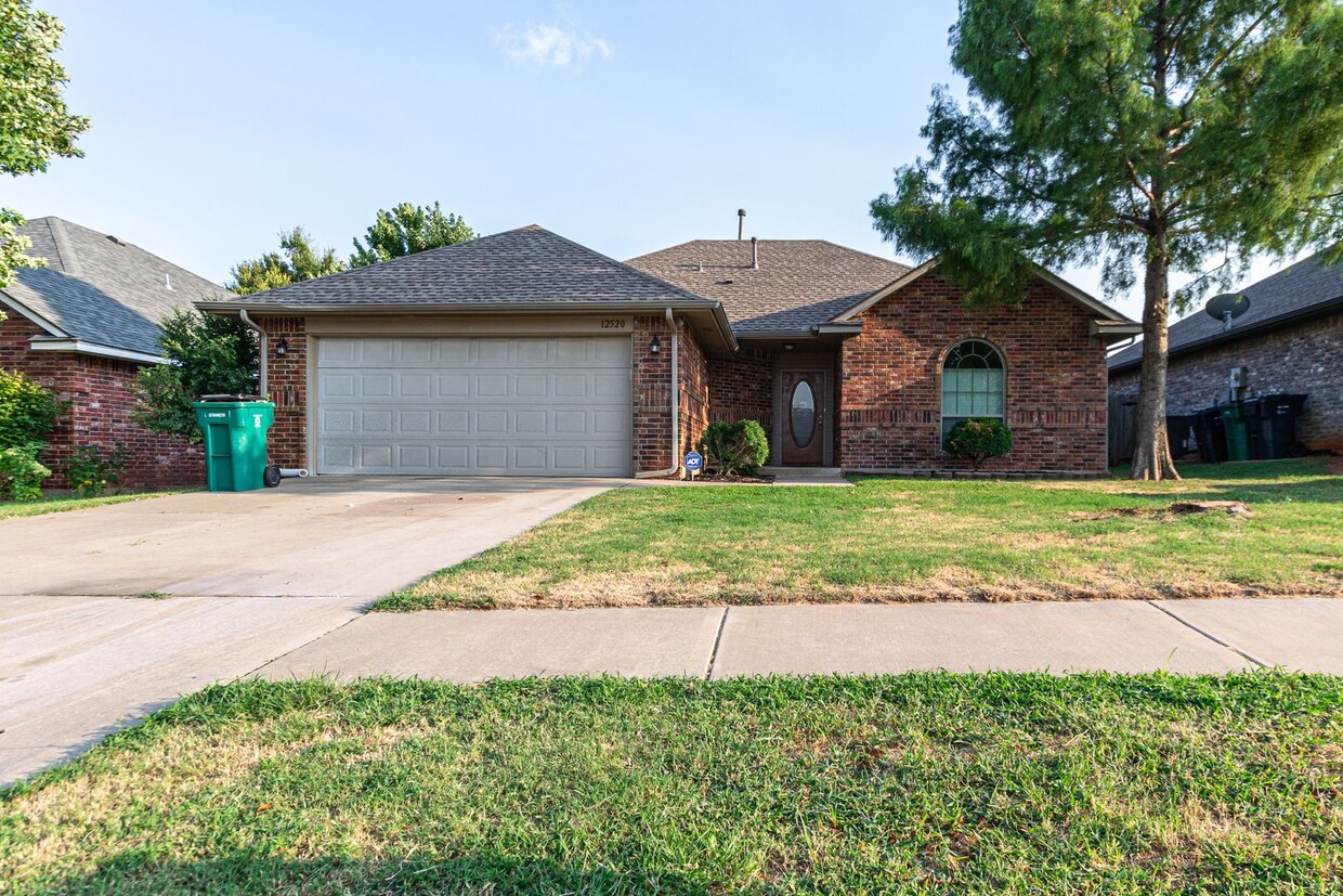 Foto principal - Modern Home near I-40 and Kilpatrick Tpke,...