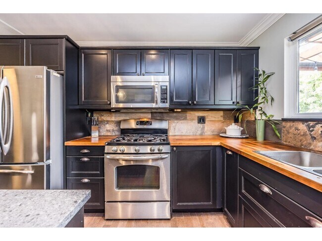 Photo du bâtiment - 19xxx-19x68 68 Ave