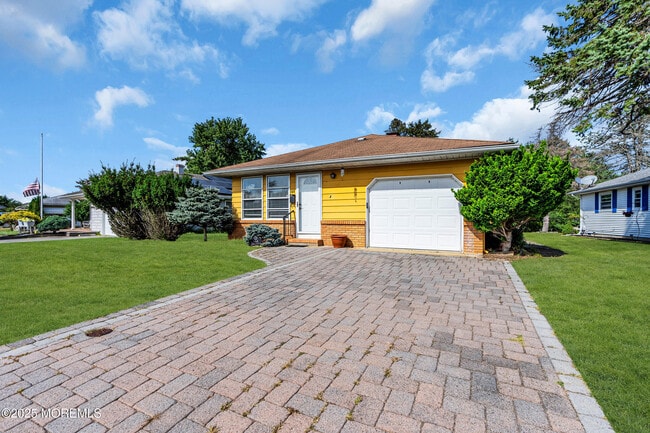 Building Photo - 164 Charlotteville Dr S