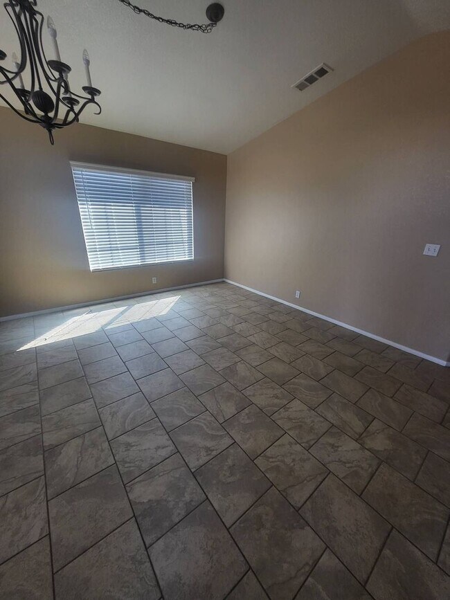 Foto del edificio - 21247 Chardonnay Dr