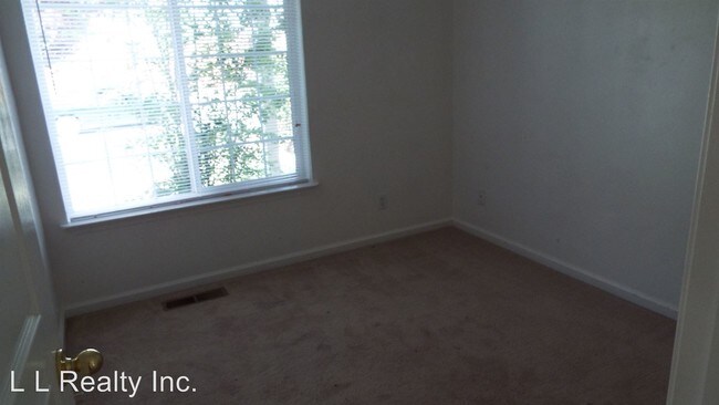 Building Photo - 168 Rosecrest Dr