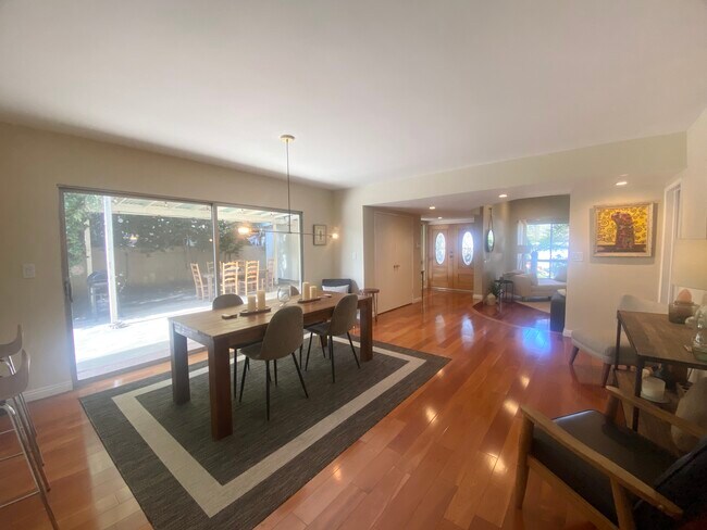 Foto del edificio - 13610 Collins St