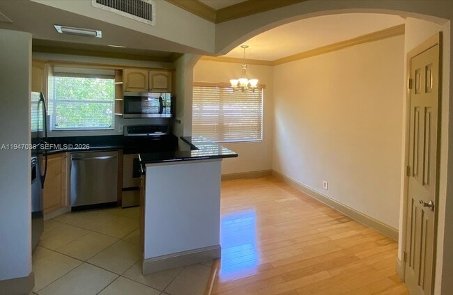 Foto del edificio - 744 NE 14th Ave