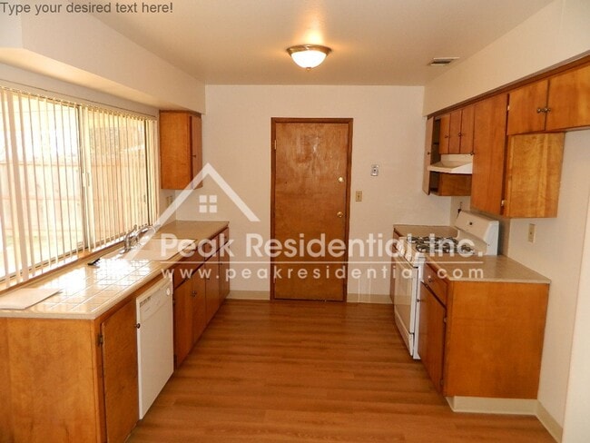 Building Photo - Spacious 2bd/2ba Citrus Heights Home with ...