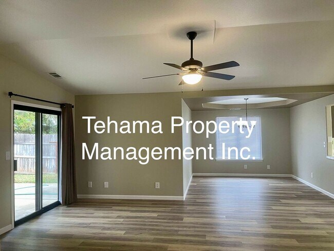 Foto del edificio - Beautiful 3 bedroom 2 bath home in Redding...