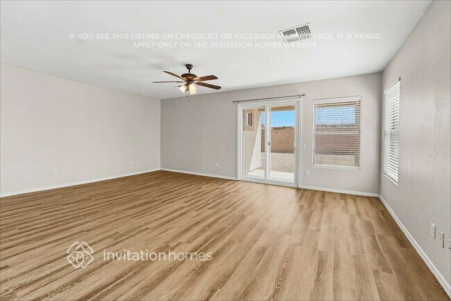 Foto del edificio - 43893 W Cowpath Rd