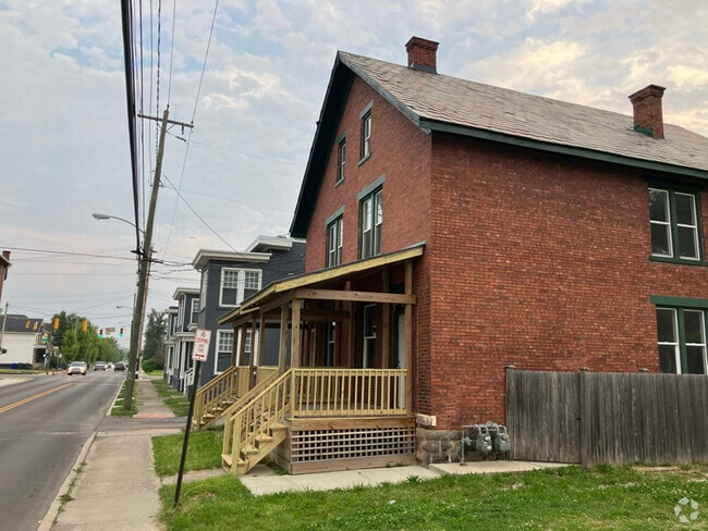 Building Photo - 324 Taylor Ave