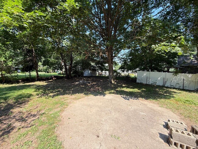 Foto del edificio - 2-Bedroom Single-Family Home in Vandercook Lake