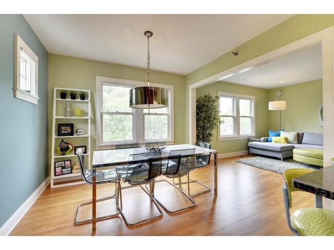 Foto del edificio - 3810 W 31st St
