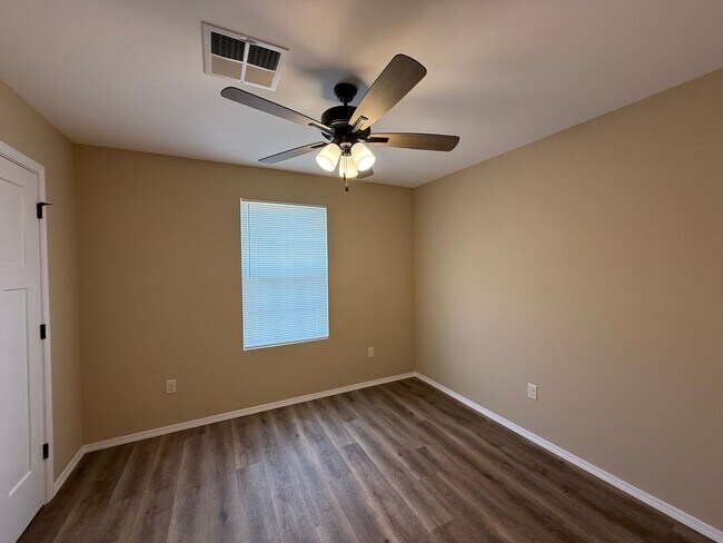 Foto del edificio - BRAND NEW 4BR in Hollister