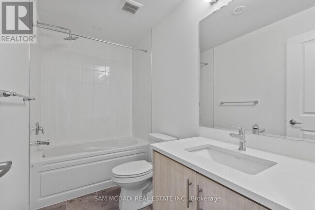 Photo du bâtiment - 4 Timber Falls Dr