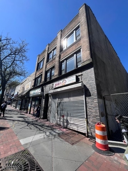 Building Photo - 210 Broad St