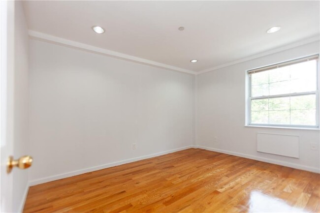 Foto del edificio - 420 42nd St