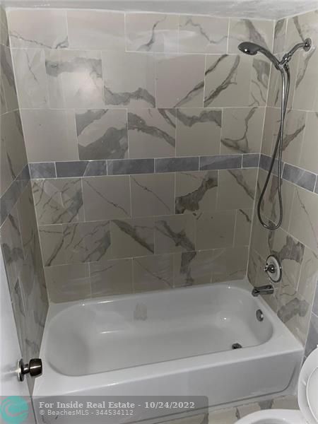 Foto del edificio - 4110 NW 88th Ave