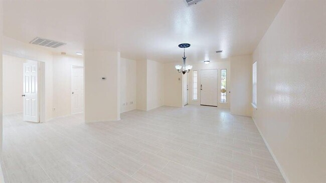 Building Photo - 1325 Darjeeling Dr