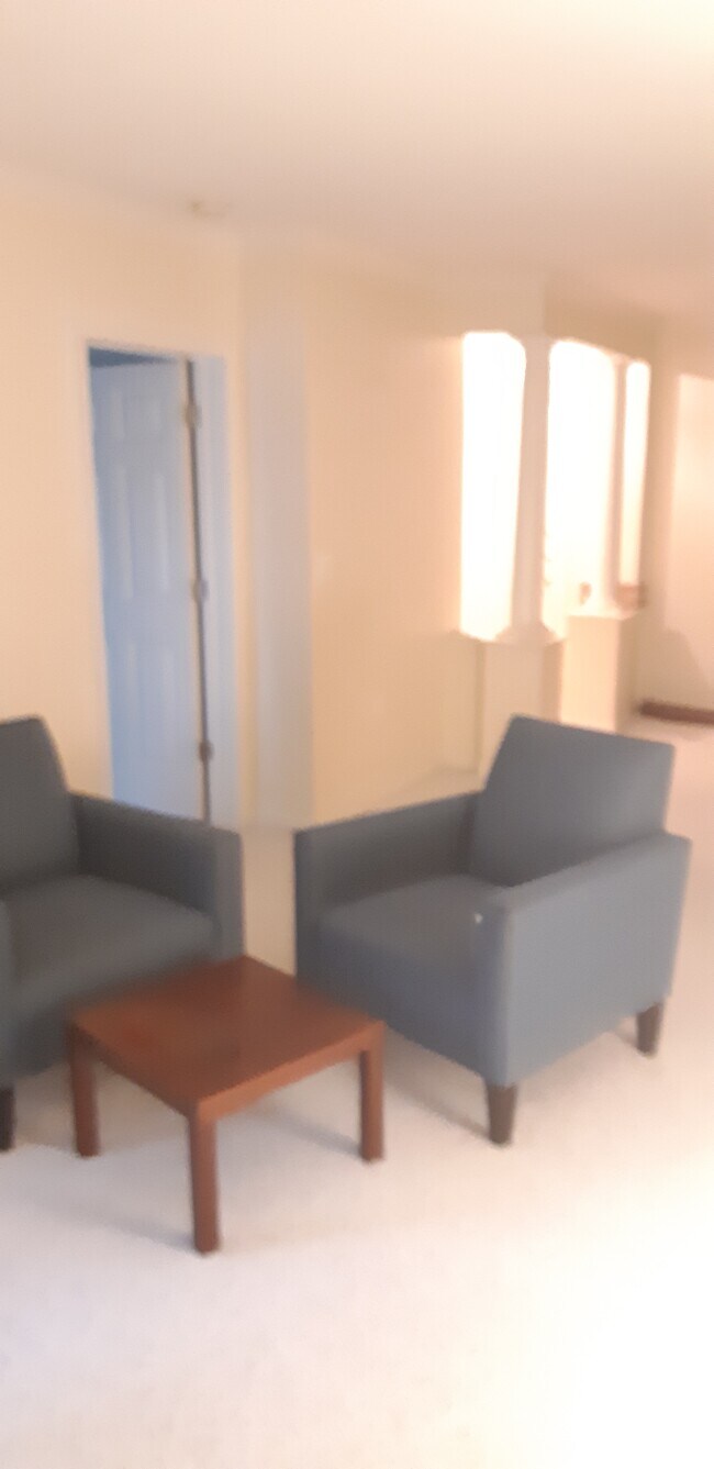 Foto del edificio - 7011 Falls Reach Dr