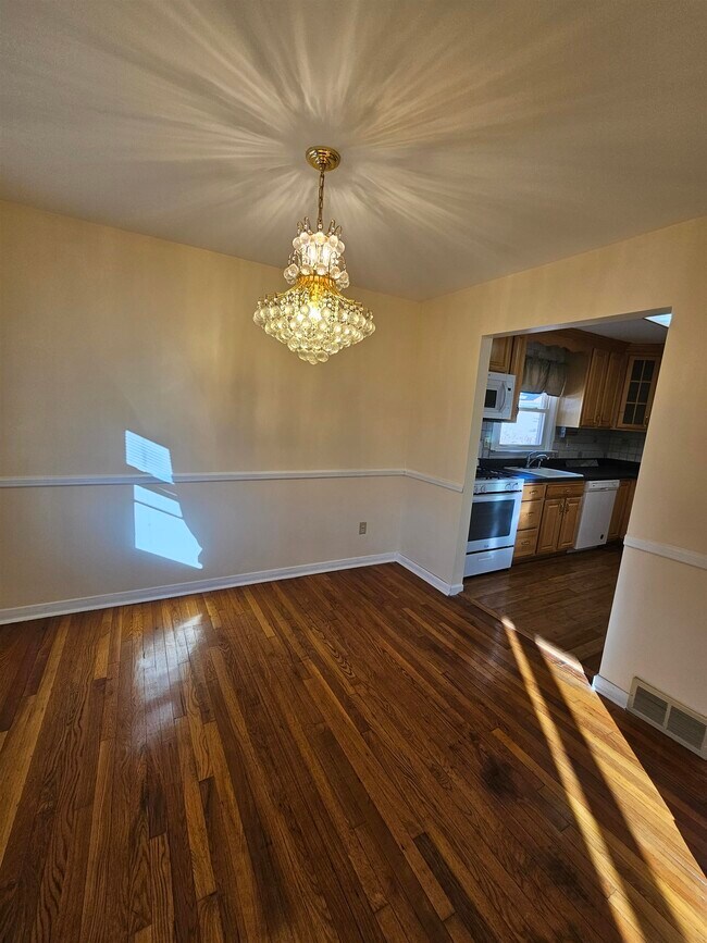 Foto del edificio - 122 Eckel Rd