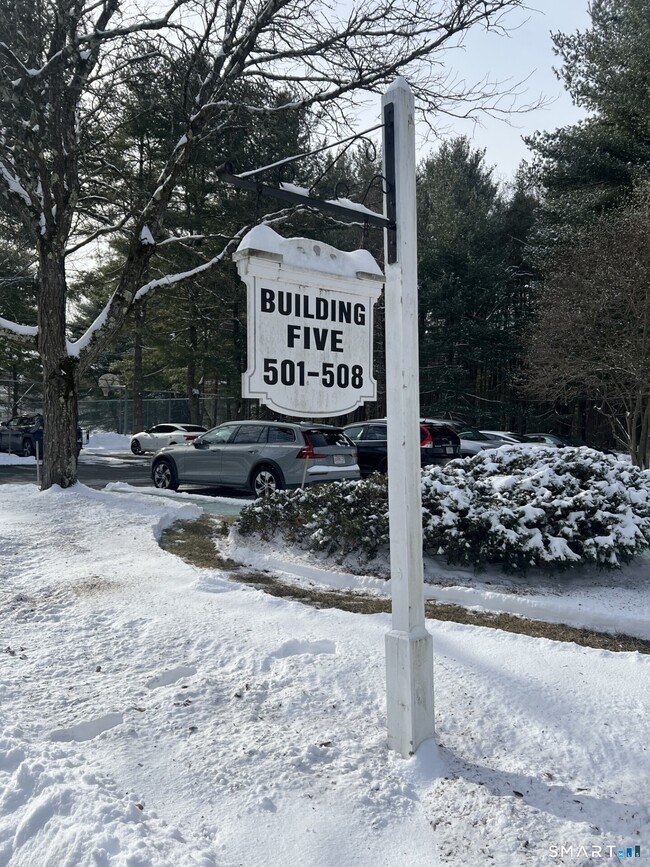 Building Photo - 505 Ashmead Cmns