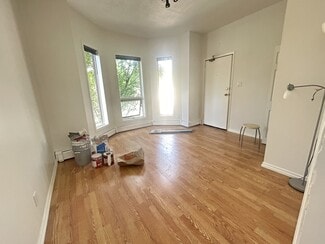 Building Photo - 865 King St E