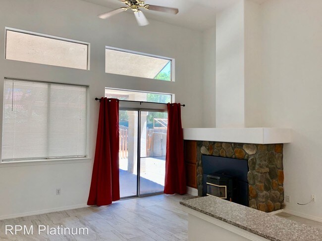 Building Photo - 3 br, 2 bath House - 7108 N. Gregory Avenue
