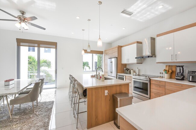 Foto del edificio - 4030 NW 18th Way