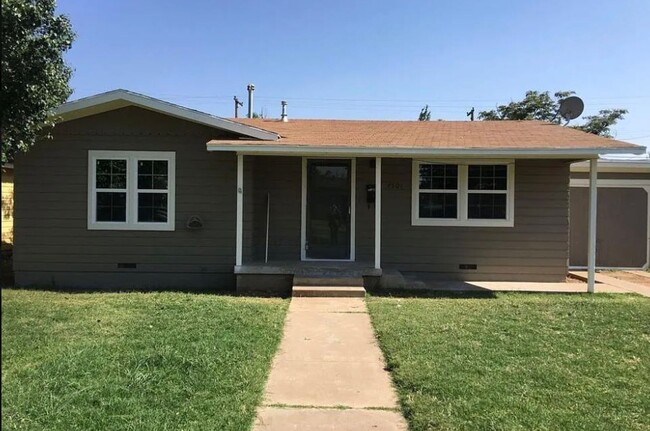 Building Photo - Great 2 Bedroom 1 Bathroom house convenien...