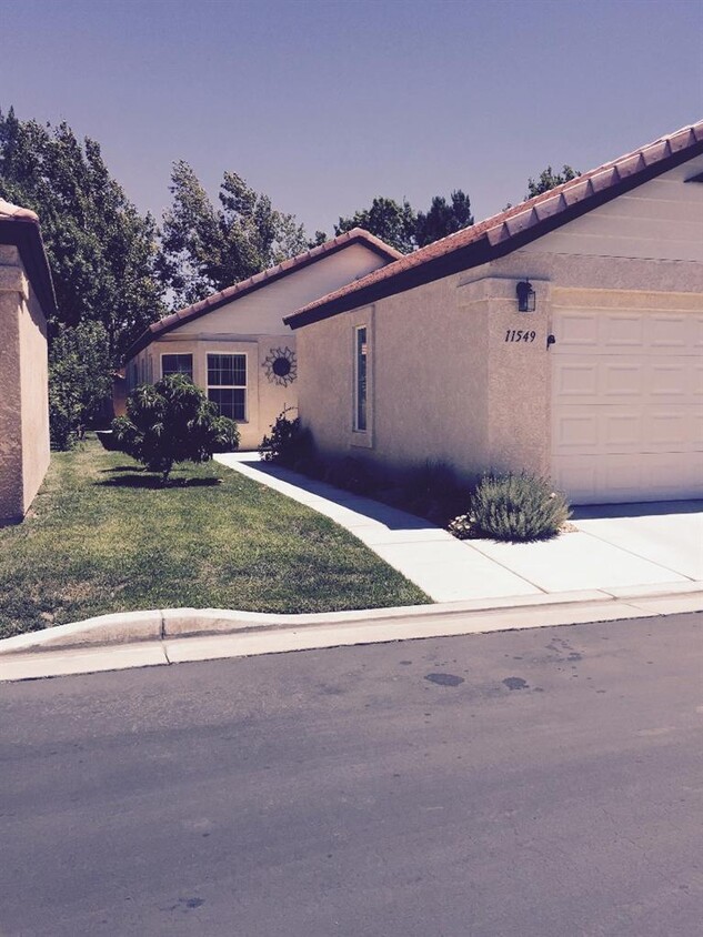 Primary Photo - 11549 Park Ln