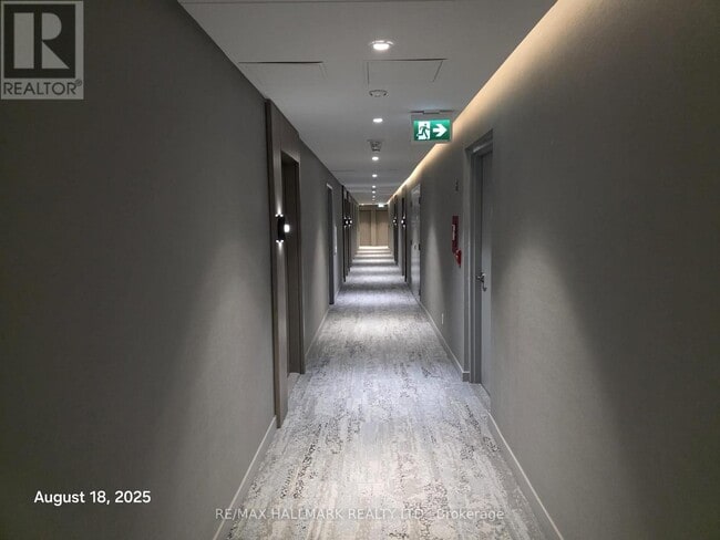 Photo du bâtiment - 161-3161 Roehampton Ave