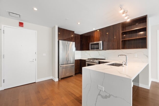 Building Photo - 800 Ave at Port Imperial