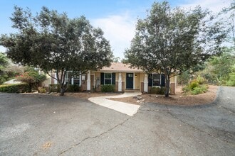 Building Photo - 2921 Sunset Hills