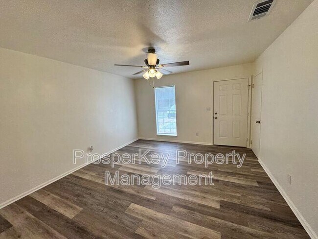 Foto del edificio - 3660 Stratford Dr
