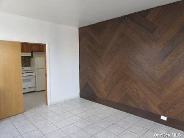 Foto del edificio - 60-48-60-68 68th Rd