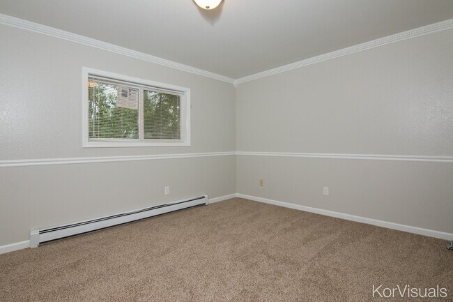 Building Photo - 1300 North Hickory Street, Unit 4 - Hickory