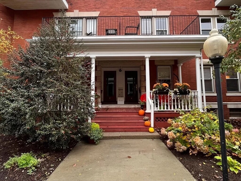 Foto principal - 4 Auburn Ct
