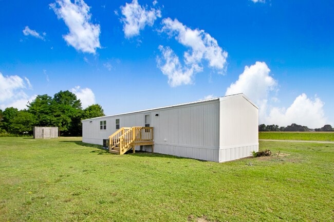 Building Photo - 2379 US Hwy 13 S