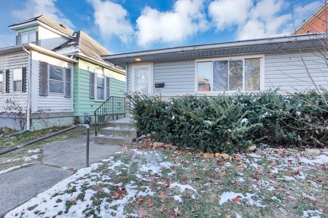 Foto del edificio - 1699 E Weber Rd