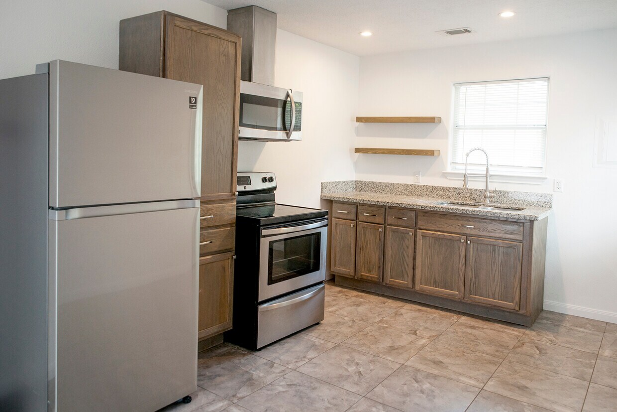 Foto principal - 605 Orangewood Dr