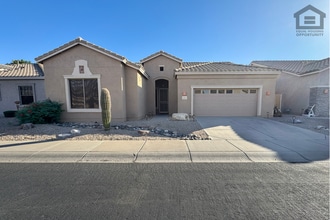 Building Photo - 4944 E Villa Theresa Dr
