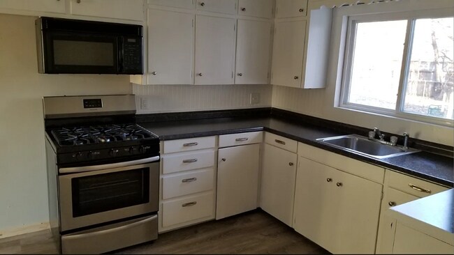 Foto del edificio - Beautiful Fully Remodeled 3 bedroom