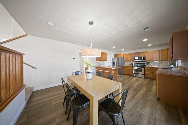 Building Photo - 1610 N Corbin Ln